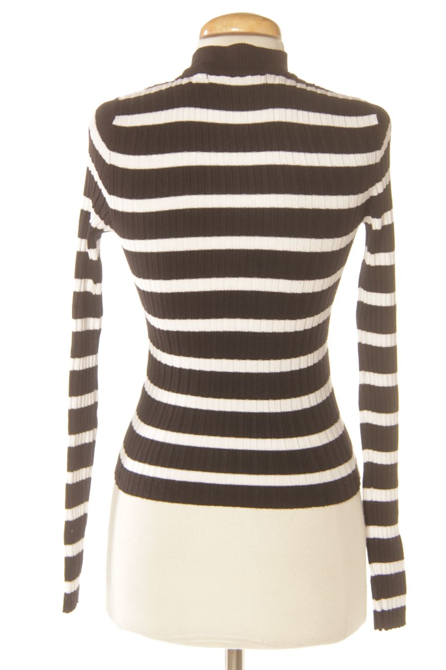 Pull Bershka de la taille S, de couleur rayures