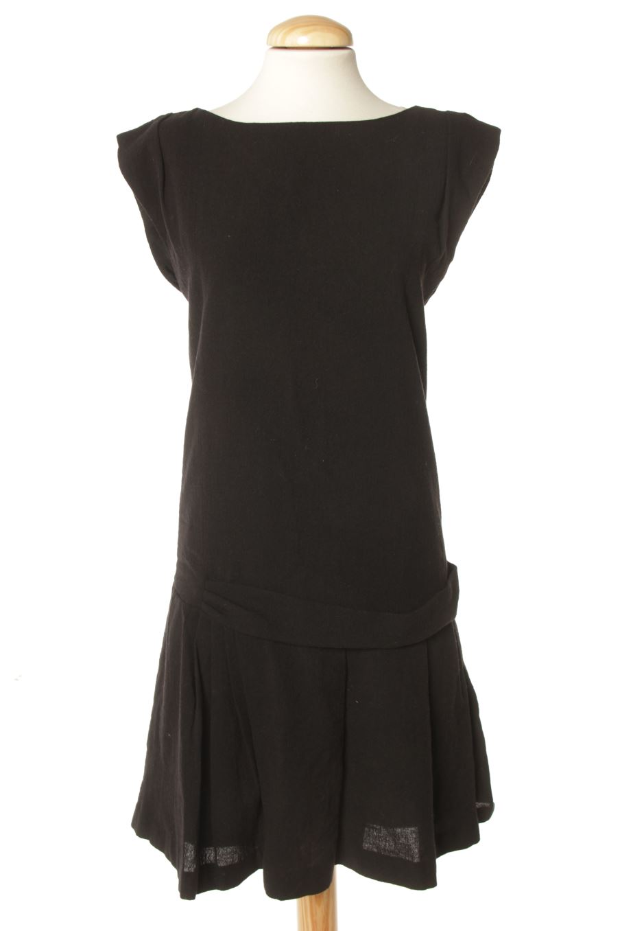 Vestido casual de Zara de la talla S, de color negro