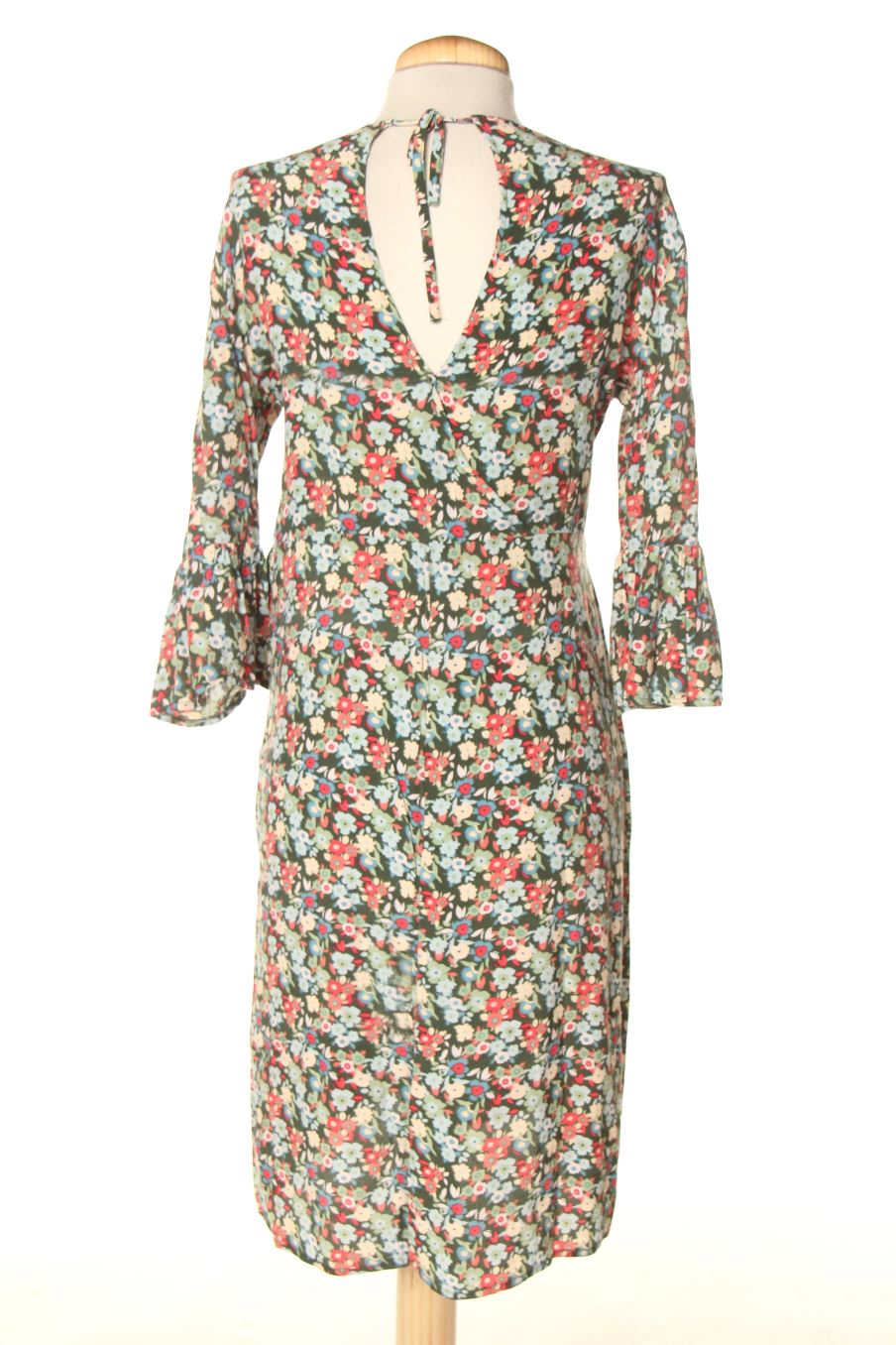 Einfaches Kleid von Surkana Größe M, Farbe Geblümt, für