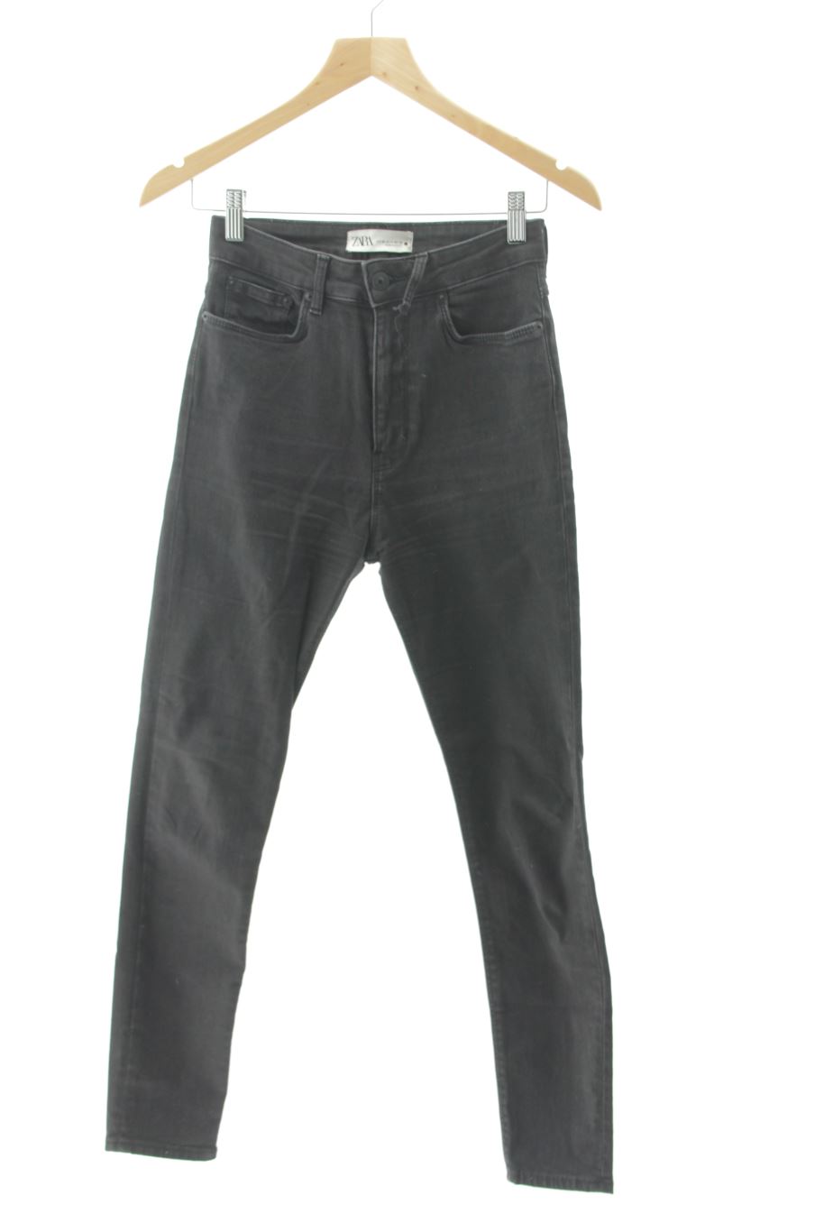 Jeans Zara de la taille 36, de couleur noir de denim