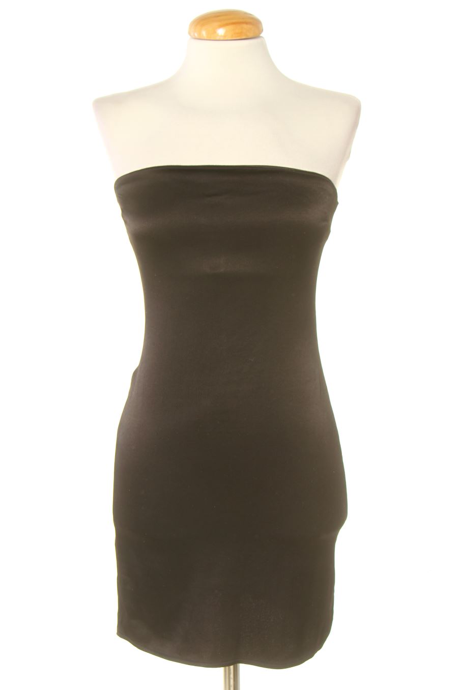 Robe casual Zara de la taille M, de couleur noir