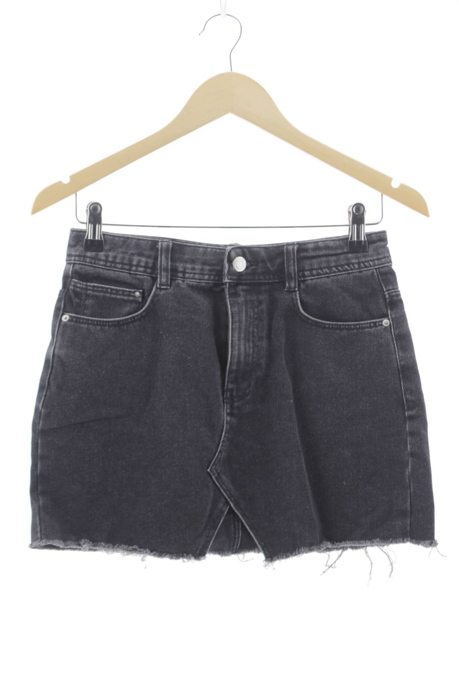 Falda de Zara de la talla XS, de color negro de ropa vaquera