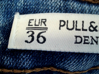 Vaquero de Pull & Bear de la talla 36, de color azul de ropa vaquera