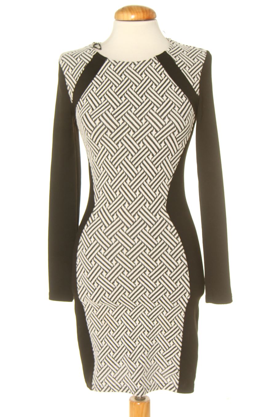 Robe casual H&M de la taille 36, de couleur imprimés