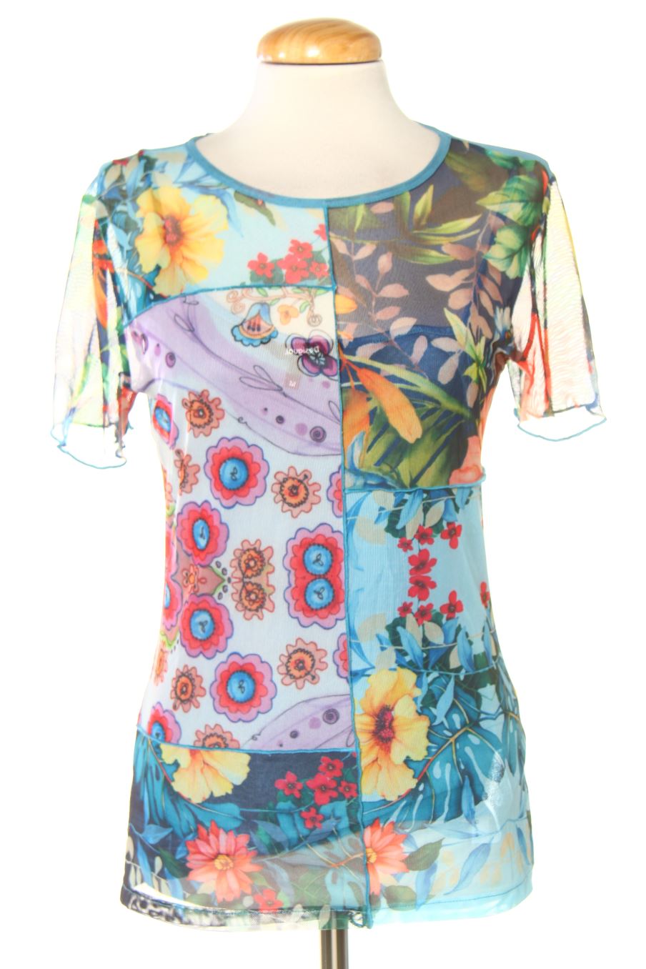 T-shirt Desigual de la taille M, de couleur imprimés