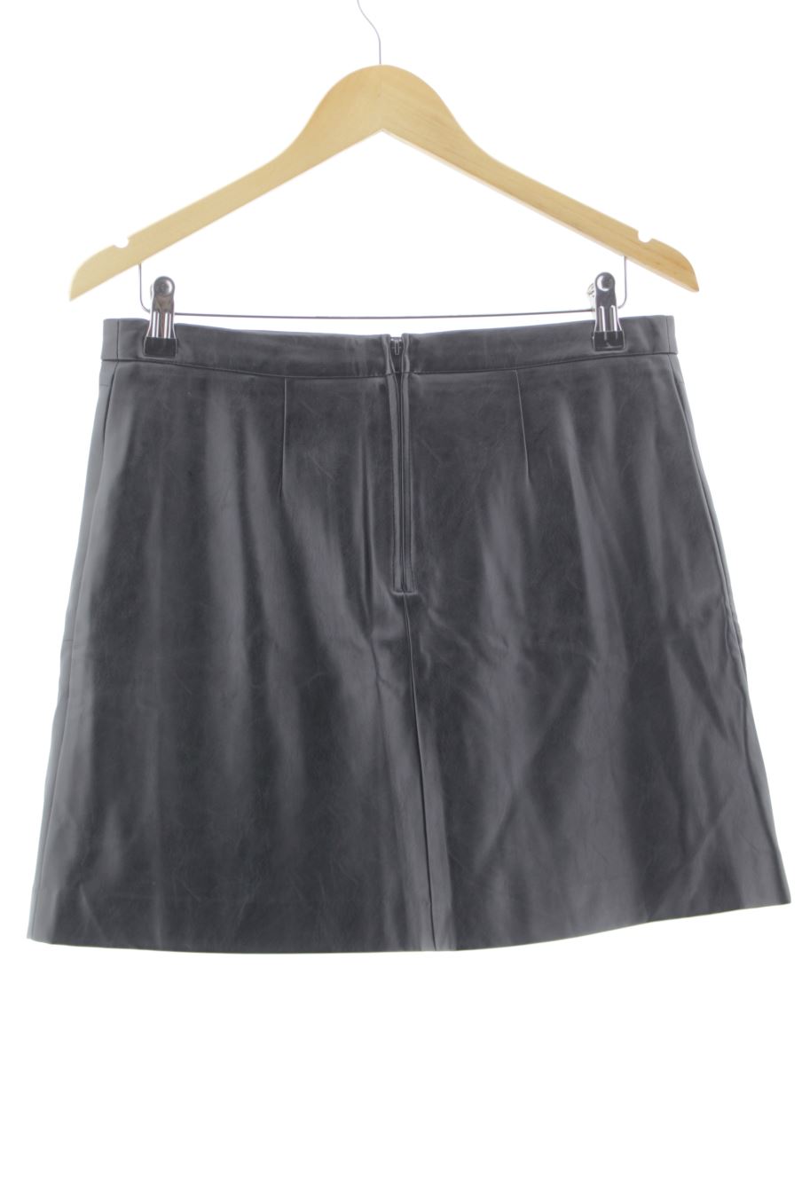 Falda de Naf Naf de la talla 38, de color negro de sintético