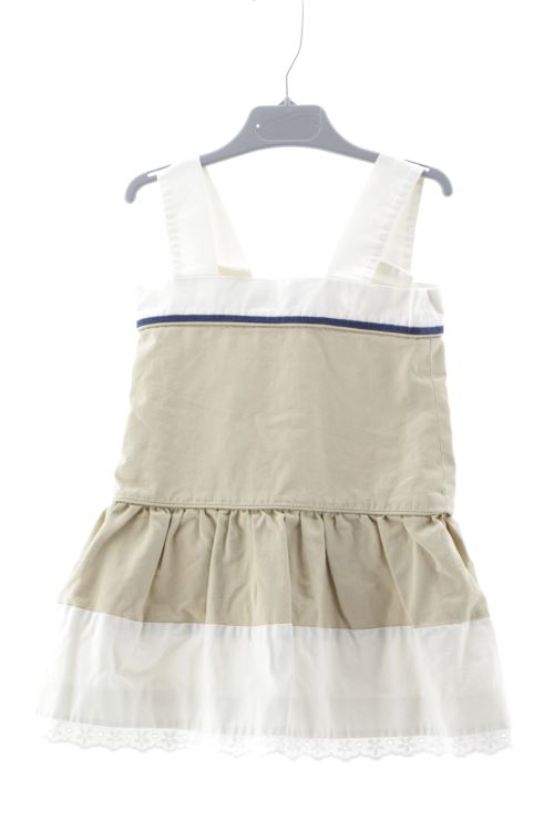Aufwändiges Kleid