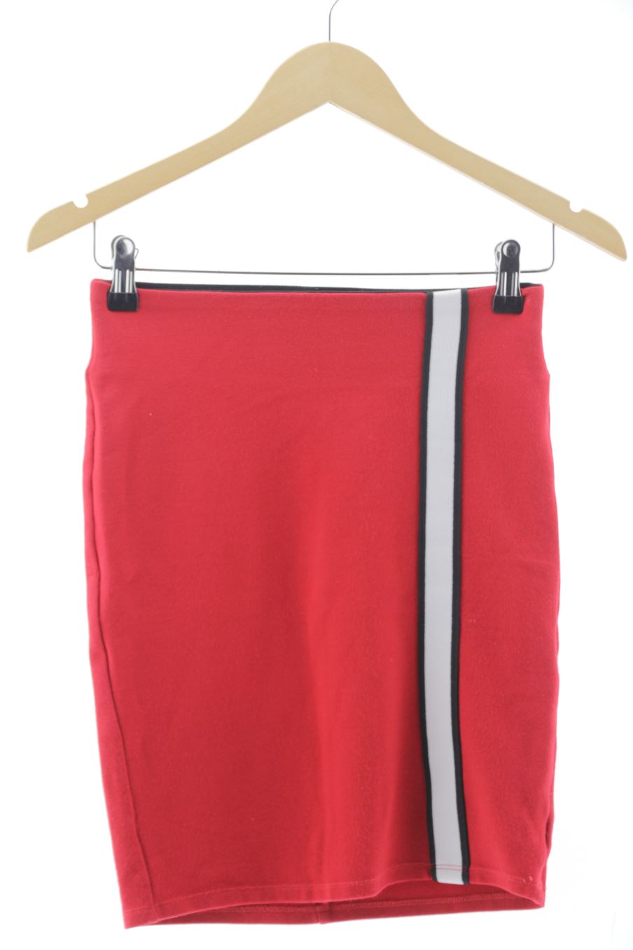 Jupe Stradivarius de la taille 34, de couleur rouge