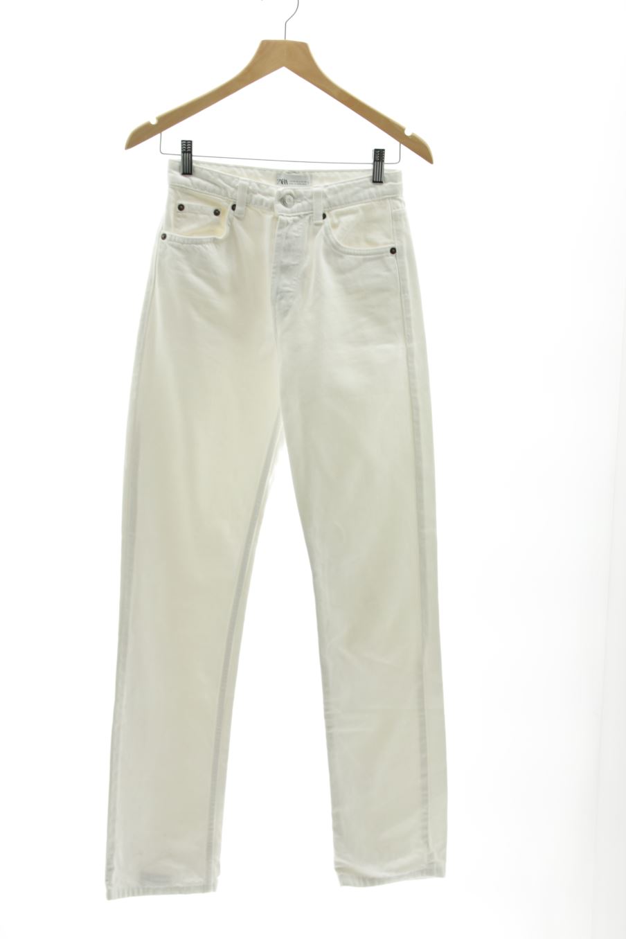 Jeans Zara de la taille 34, de couleur blanc de denim