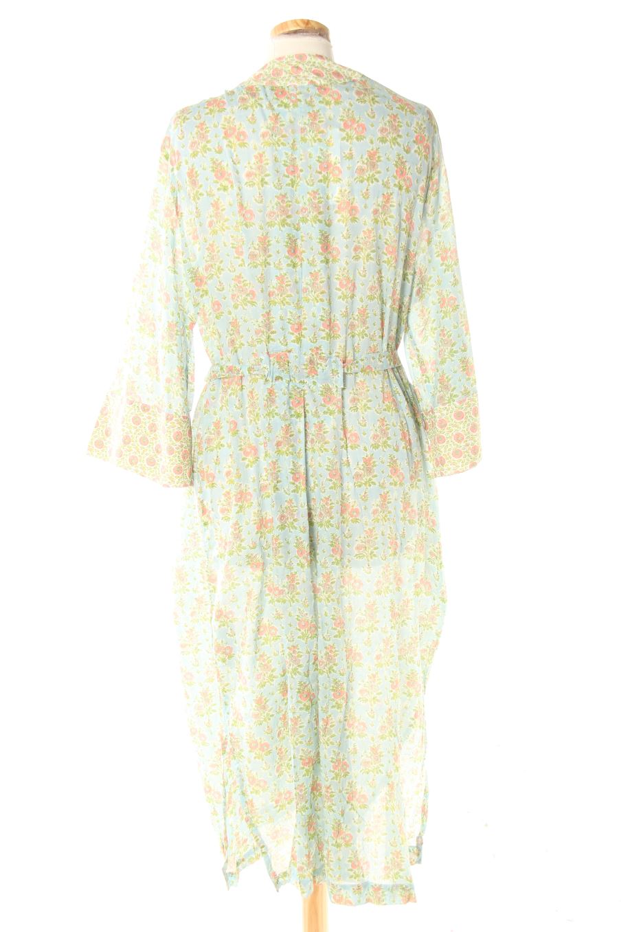 Kimono de Oysho de la talla M, de color flores