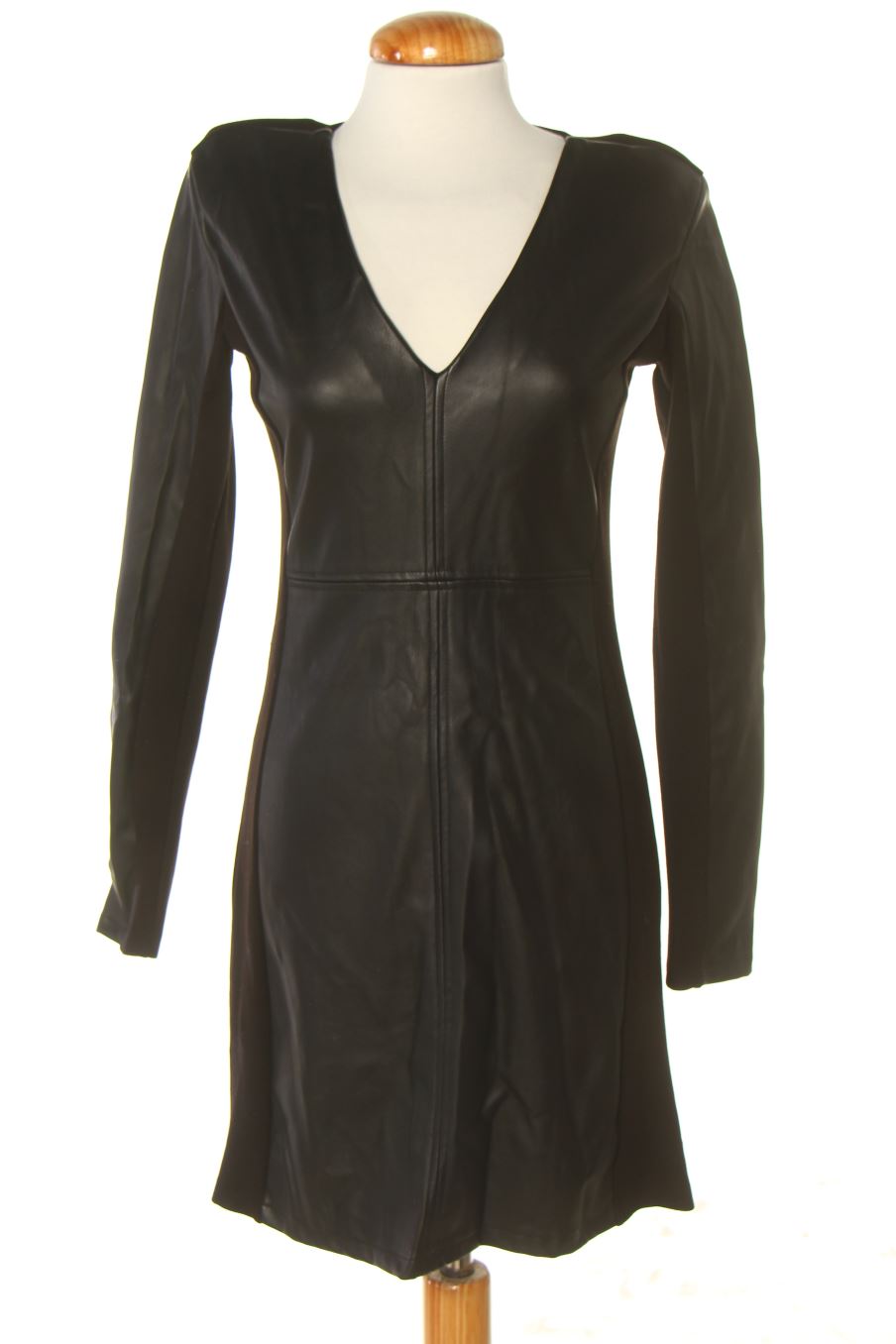 Robe casual Eksept de la taille XS, de couleur noir de cuir et daim