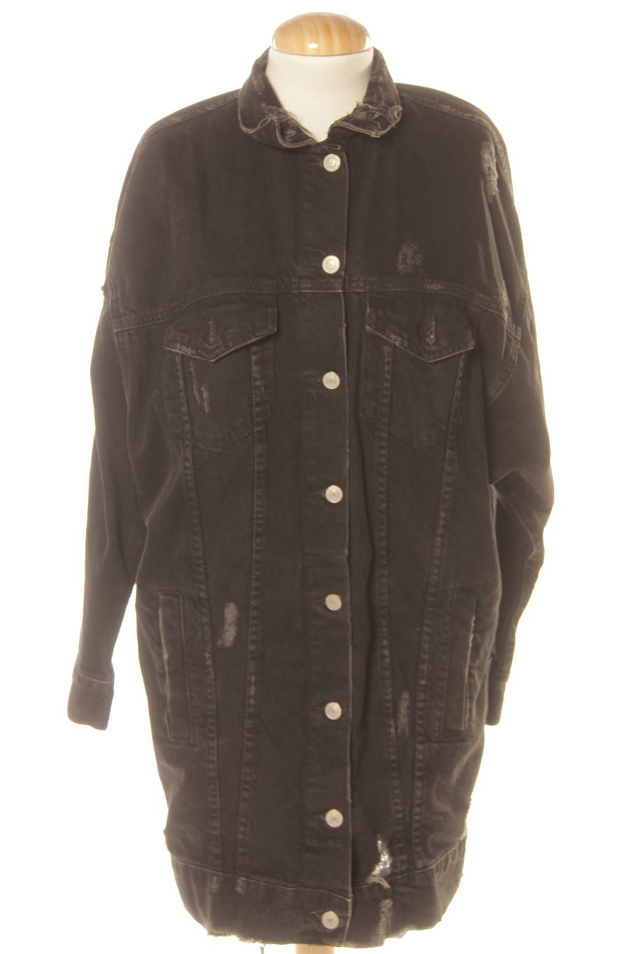 Blouson trf (ZARA) de la taille M, de couleur noir de denim