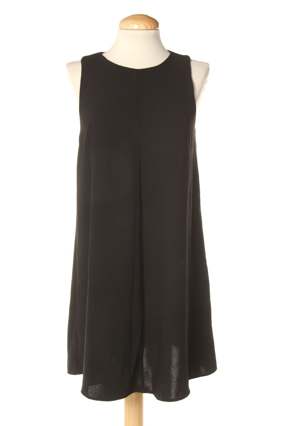 Vestido casual de Zara de la talla S, de color negro