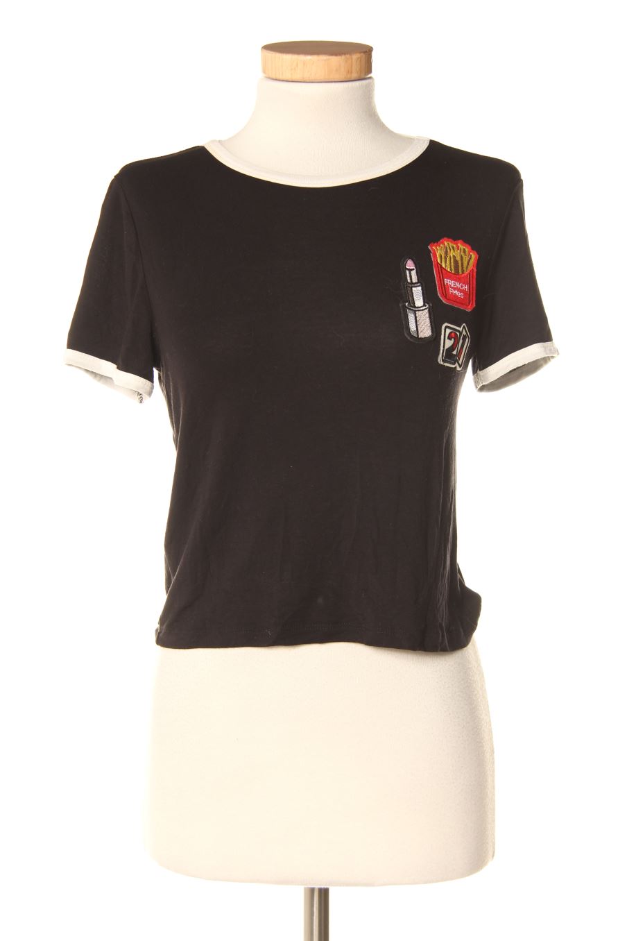 T-shirt Forever 21 de la taille S, de couleur noir