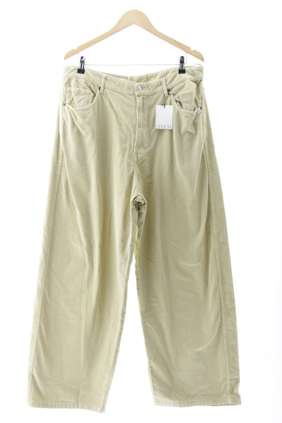 Pantalon Zara de la taille 46, de couleur beige