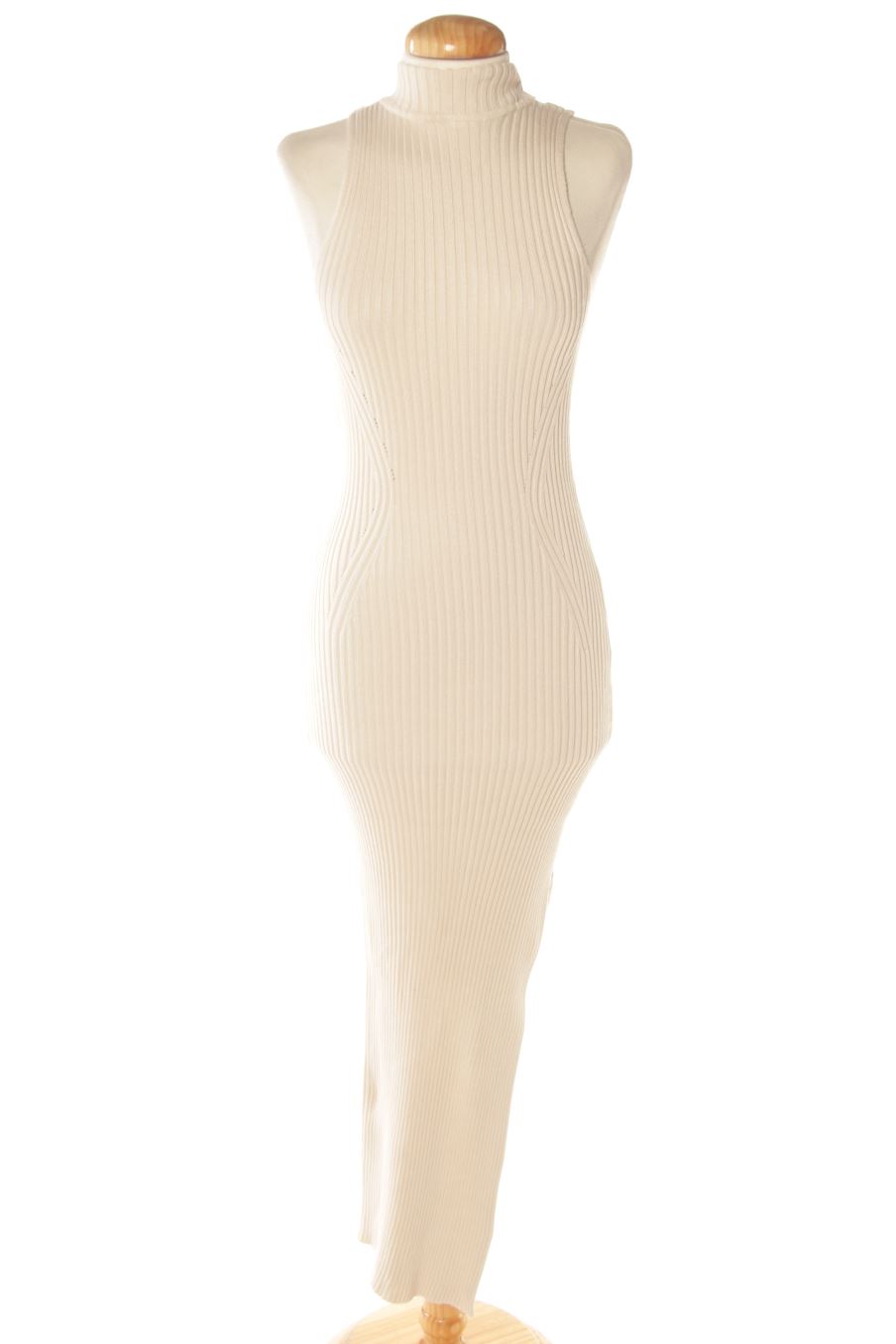 Robe casual Stradivarius de la taille S, de couleur beige