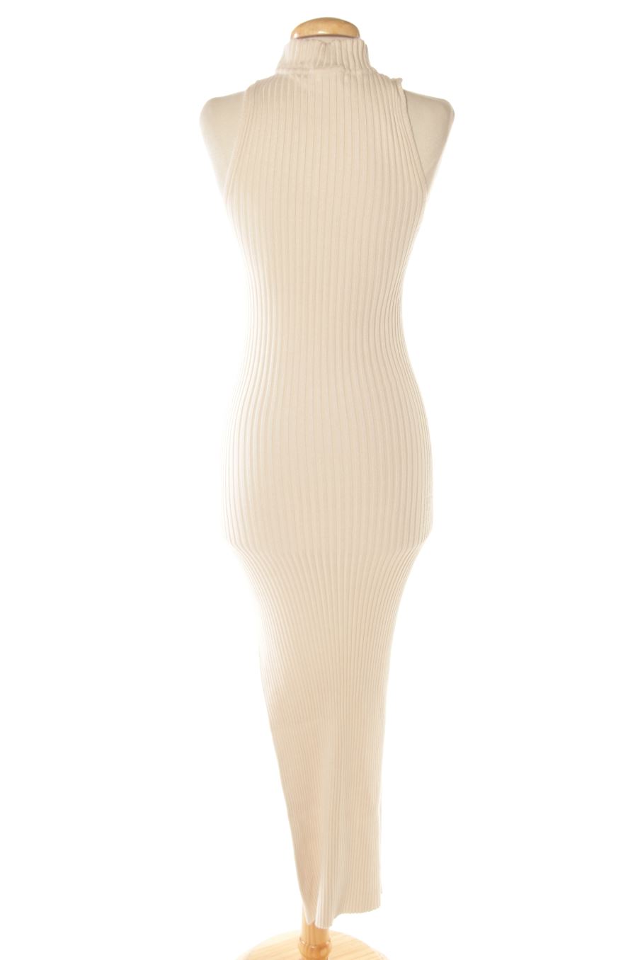 Robe casual Stradivarius de la taille S, de couleur beige