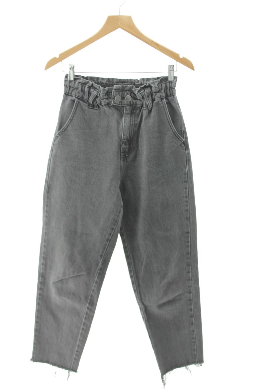Jeans Stradivarius de la taille 34, de couleur gris de denim