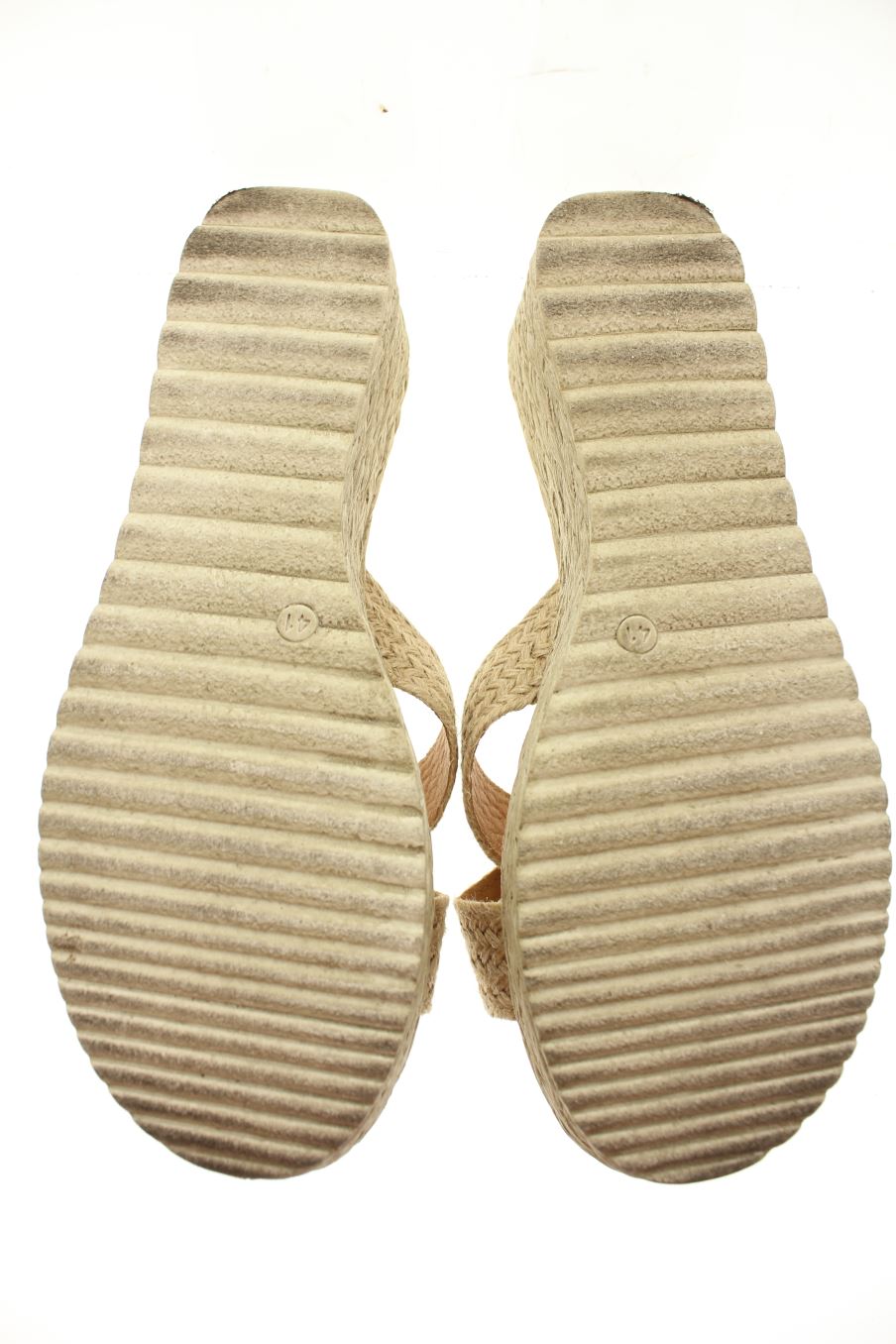 Plataformas de Carla de la talla 41, de color beige de
