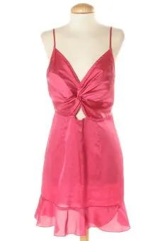Vestido casual 34 PRETTYLITTLETHING, foto 1 de 2