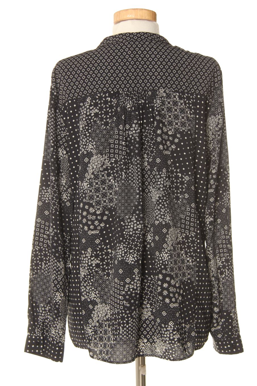 Blusa de manga larga de Zara de la talla L, de color negro