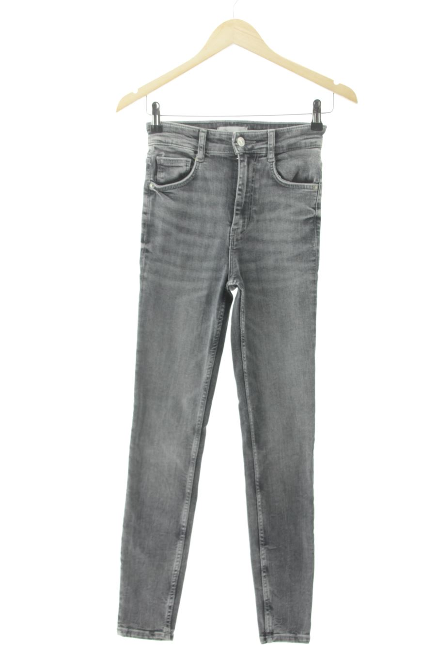 Jeans Zara de la taille 36, de couleur gris