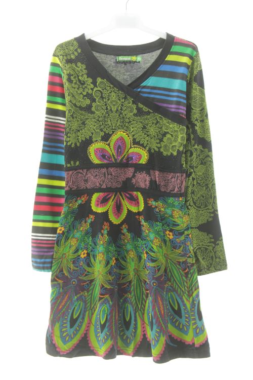 Aufwändiges Kleid