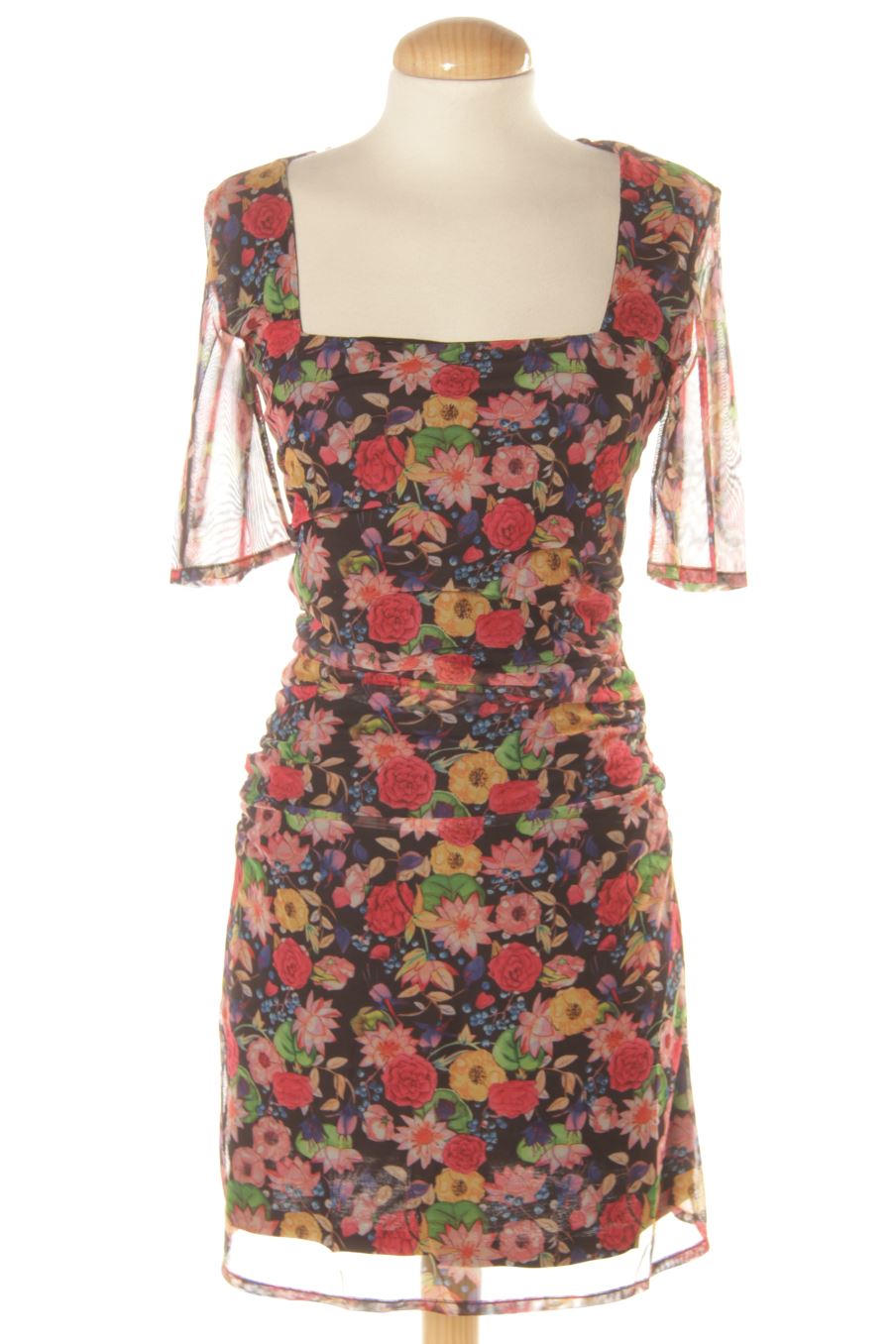 Robe Desigual de la taille M, de couleur fleurs
