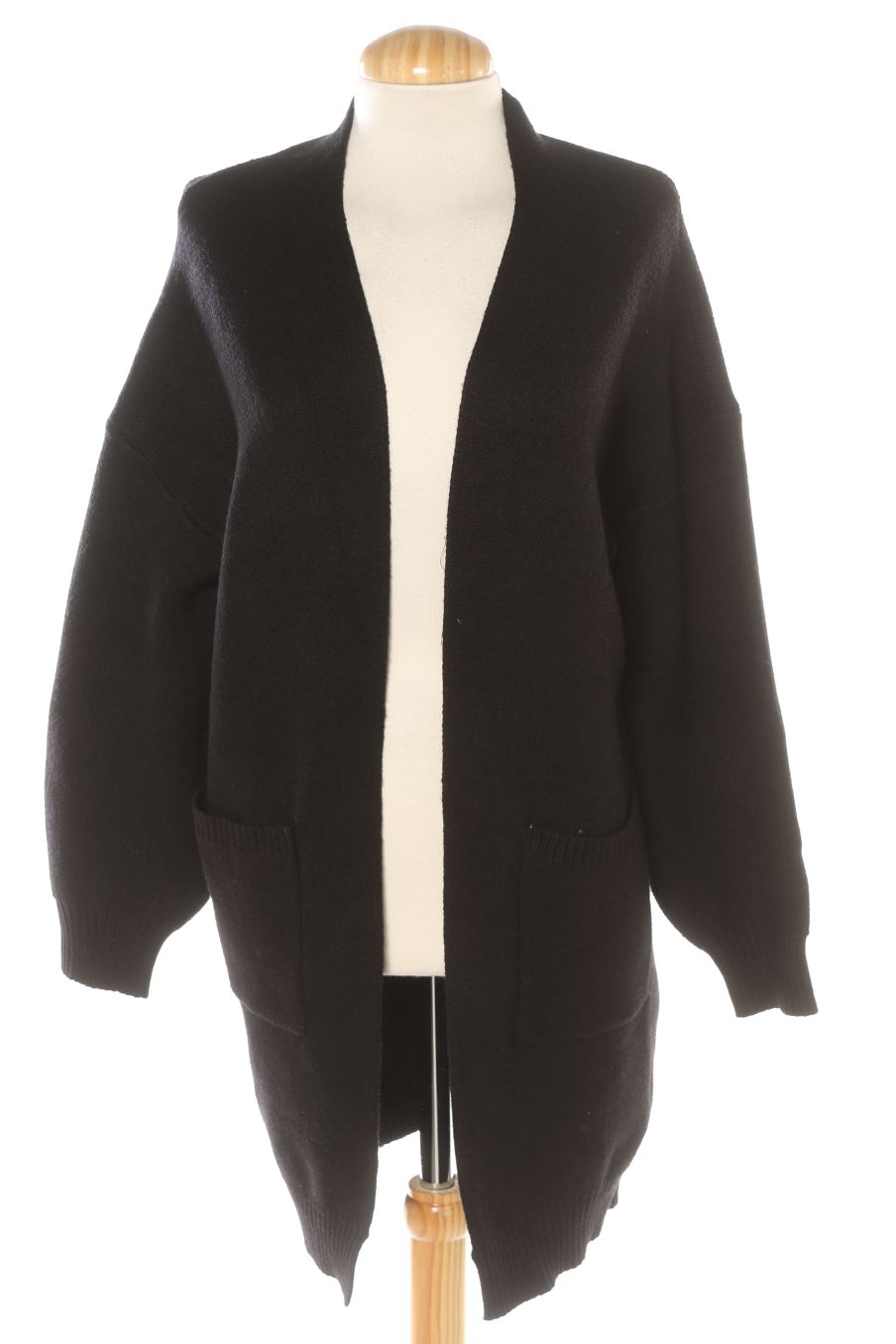 Gilet indie + moi de la taille M, de couleur noir
