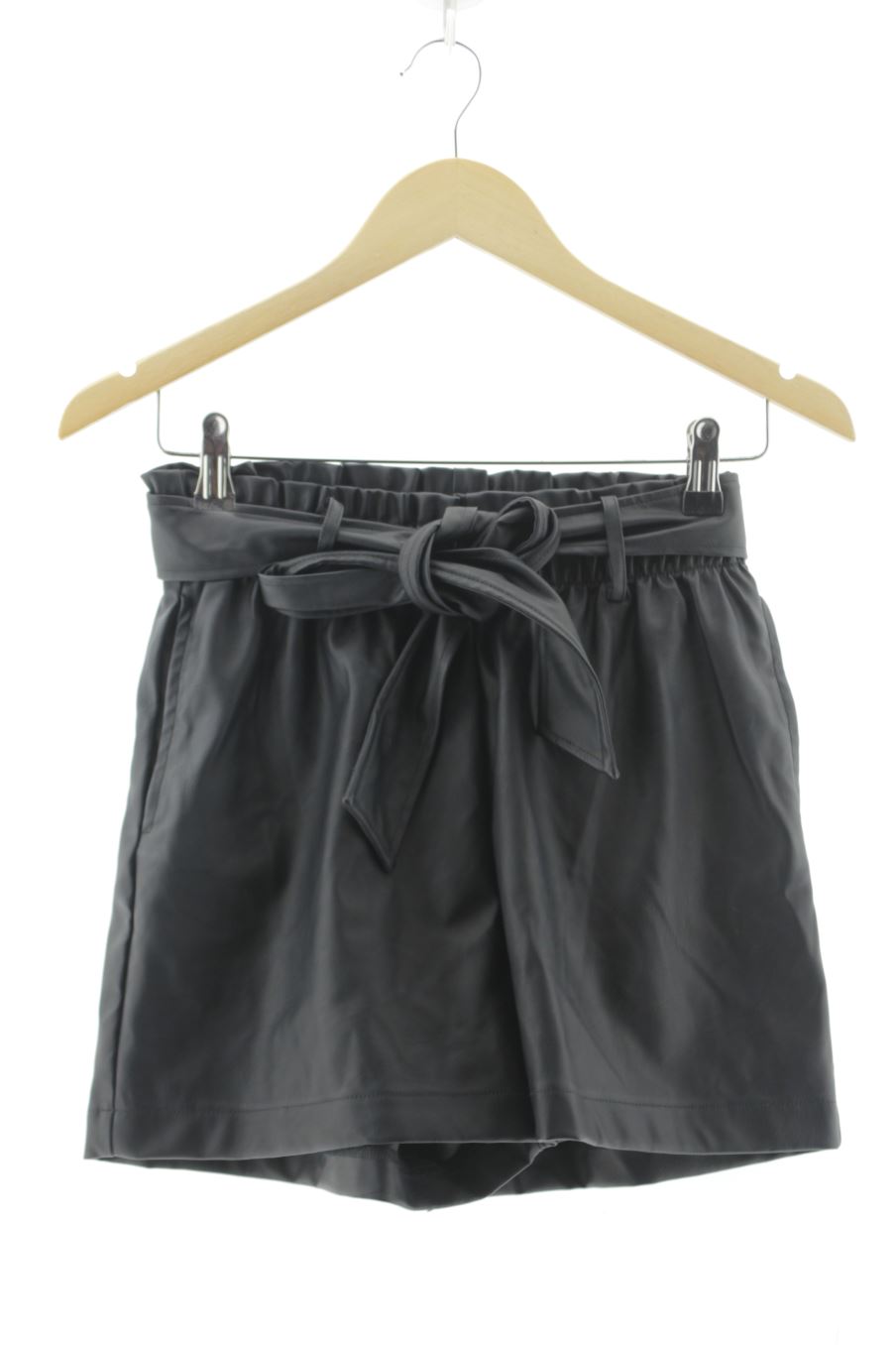 Shorts Gina Tricot de la taille S, de couleur noir de synthétique
