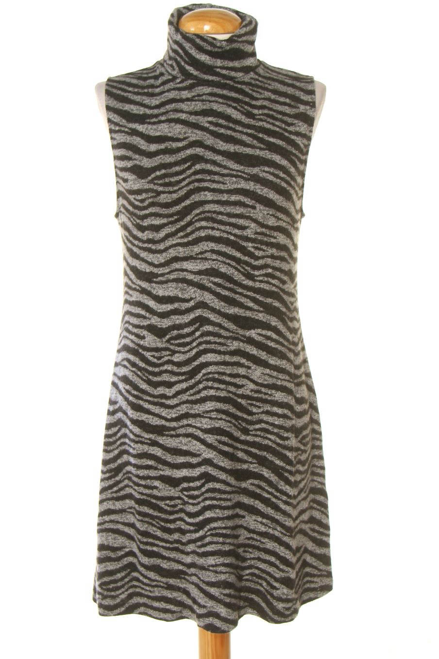 Robe casual Desigual de la taille M, de couleur imprimés