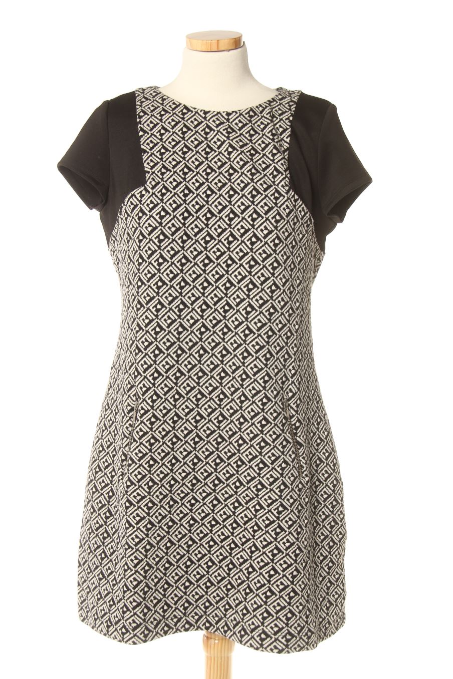 Robe casual Fórmula Joven de la taille 42, de couleur noir