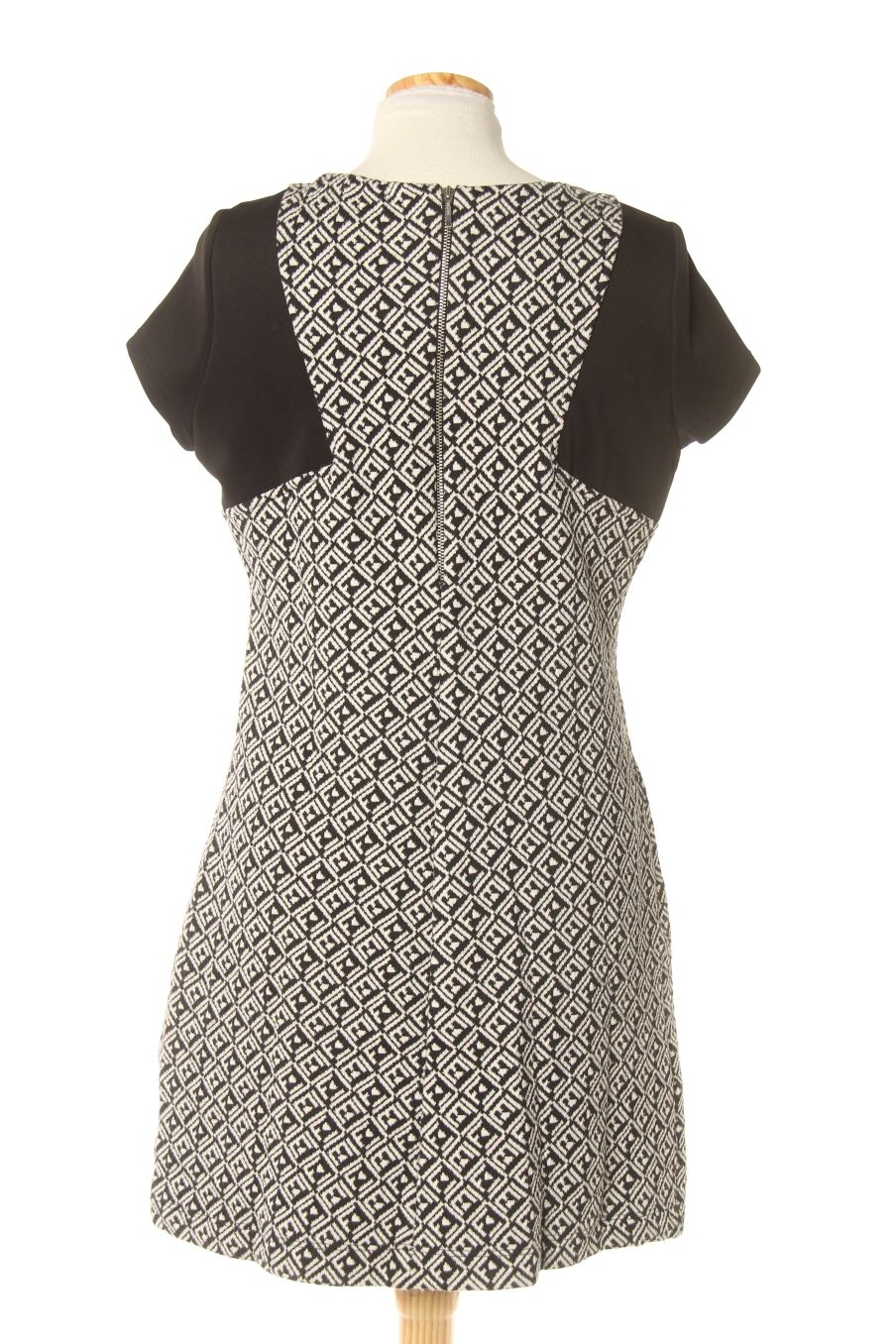Robe casual Fórmula Joven de la taille 42, de couleur noir