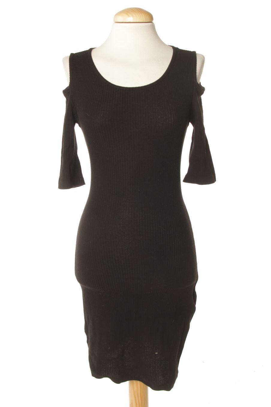 Robe casual Mango de la taille S, de couleur noir