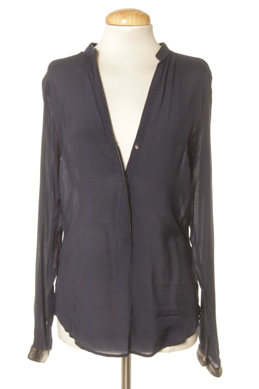 Blusa de manga larga de Zara de la talla XS, de color azul marino