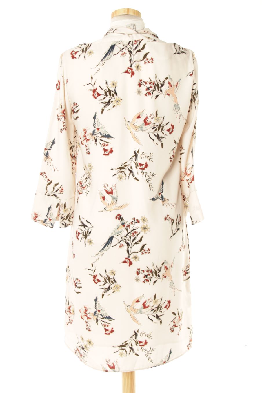 Robe casual H&M de la taille 36, de couleur fleurs