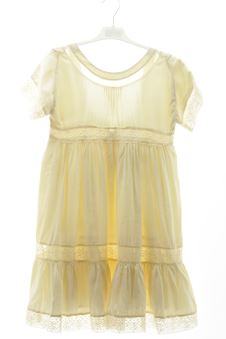Aufwändiges Kleid 152 Bass10