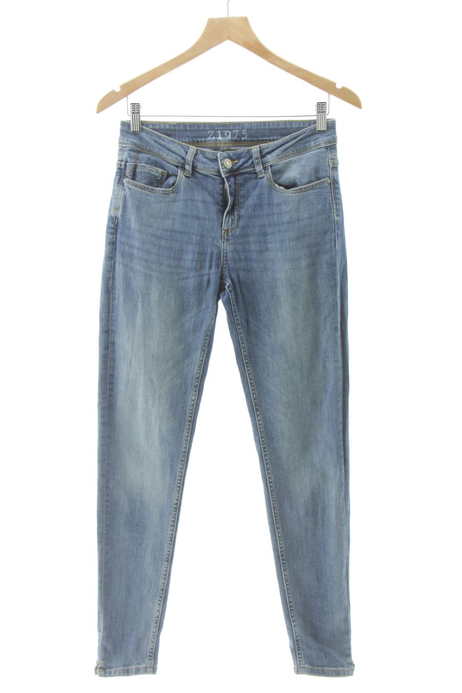 Vaquero de Zara de la talla 38, de color azul de ropa vaquera