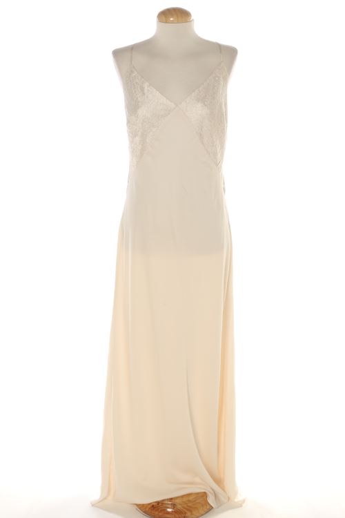 Aufwändiges Kleid
