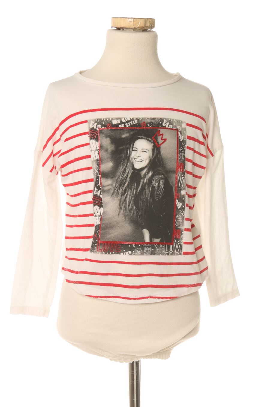 T-shirt manches longues C&A de la taille 7 ans