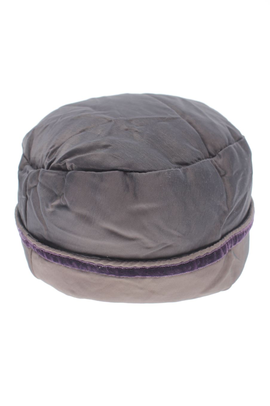 Bonnet Confetti de la taille 49 cms avec une étiquette