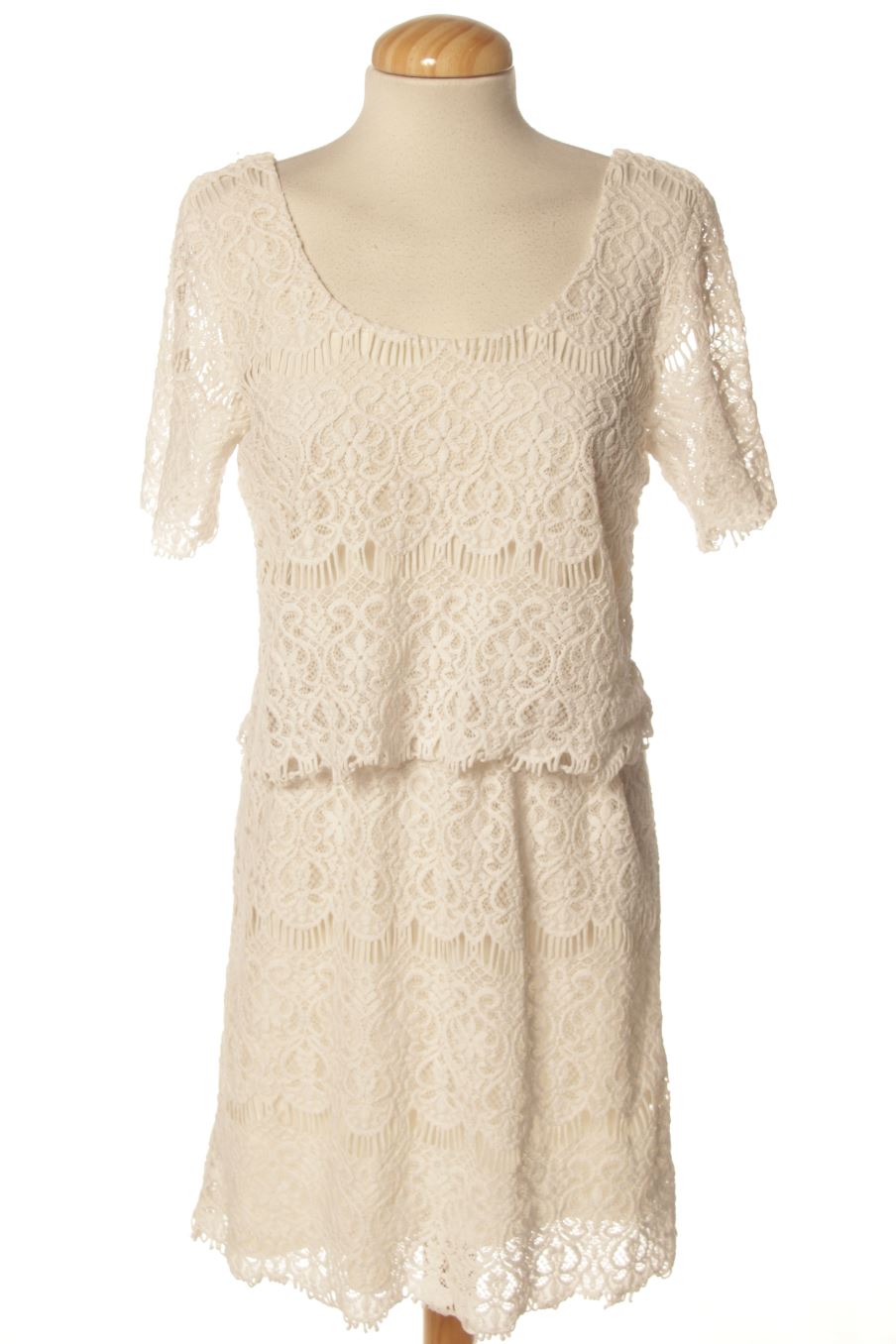 Robe casual Vila de la taille M, de couleur blanc