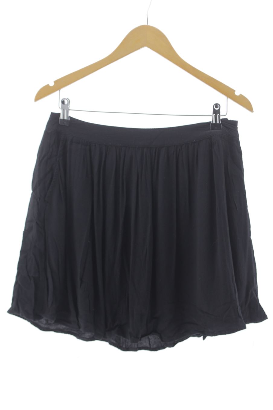Jupe Monoprix de la taille 40, de couleur noir