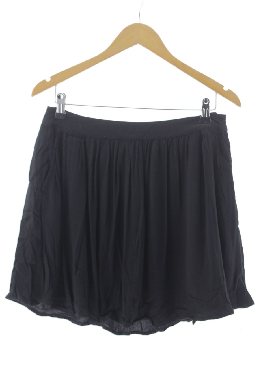 Jupe Monoprix de la taille 40, de couleur noir