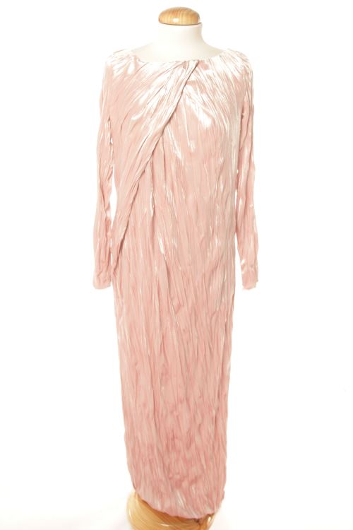 Aufwändiges Kleid