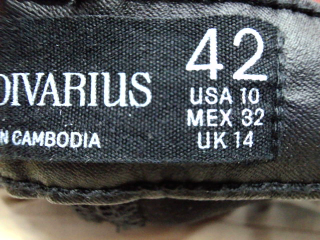 Jeans Stradivarius de la taille 42, de couleur noir de denim