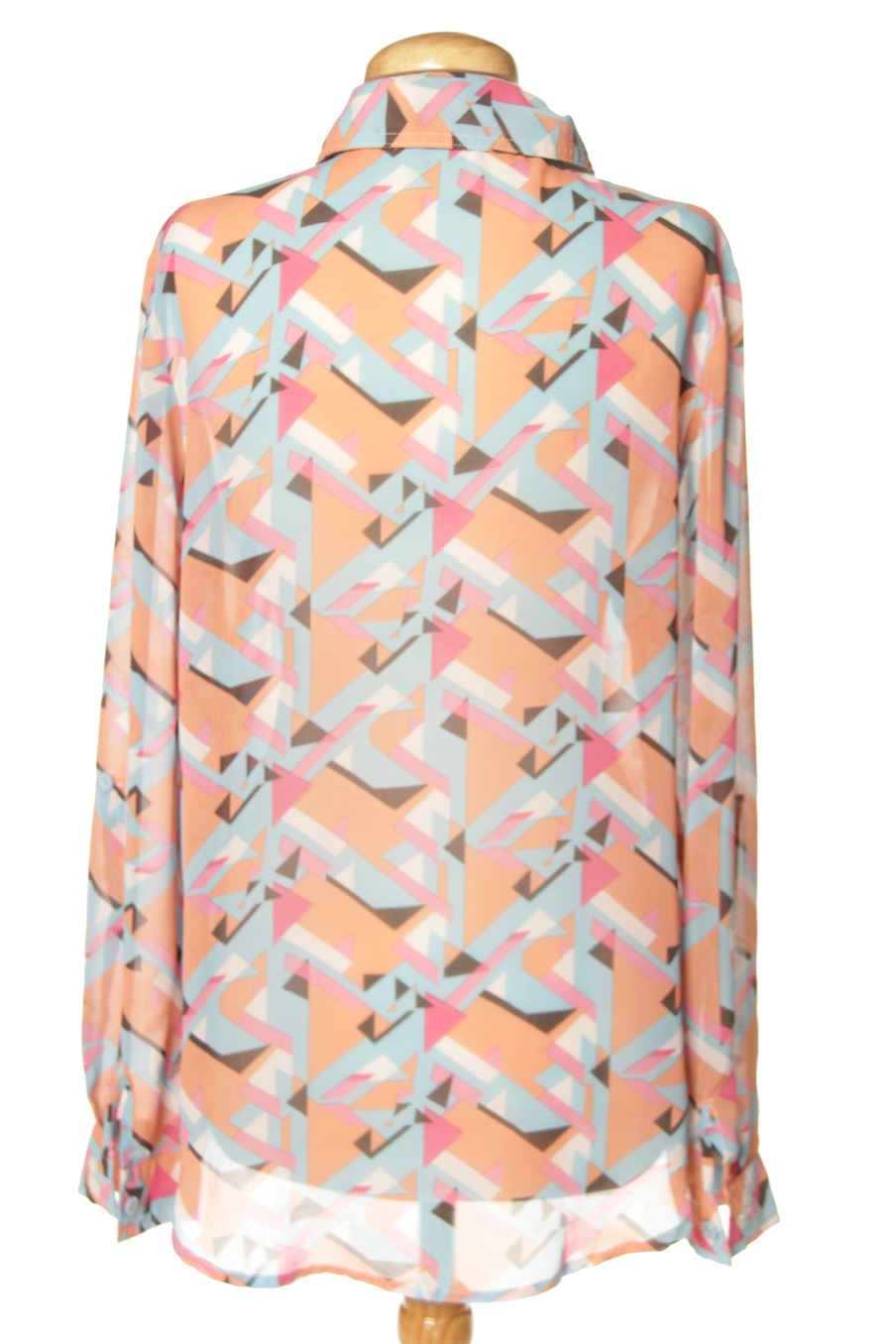 Chemise kling de la taille M, de couleur imprimés