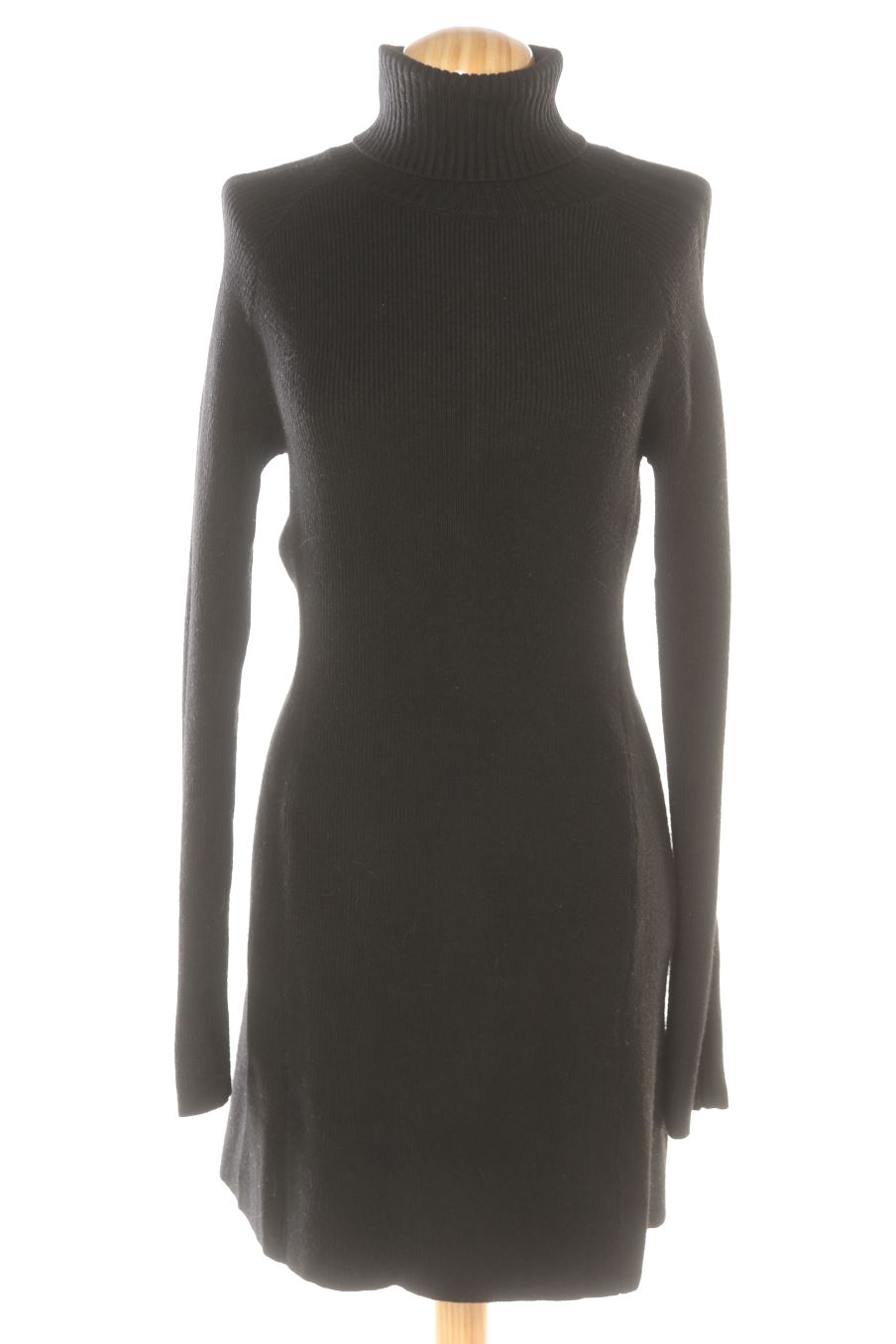 Robe casual Mango de la taille M, de couleur noir