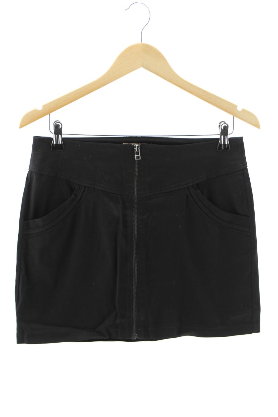 Falda de Bershka de la talla L, de color negro