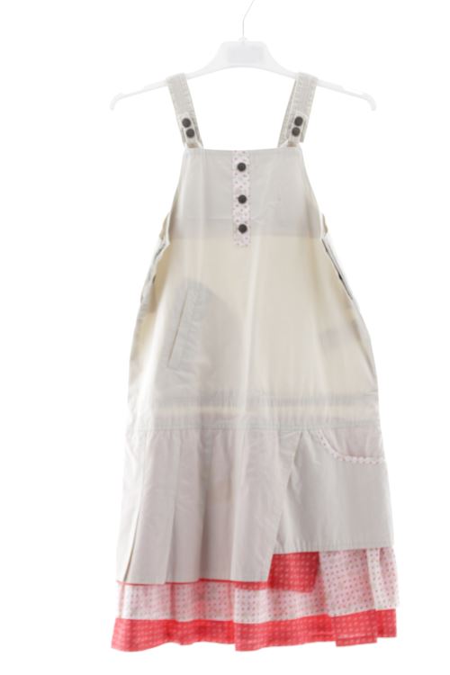 Aufwändiges Kleid